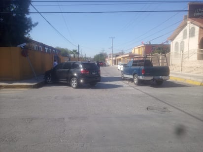 Se distrae y choca en Monclova