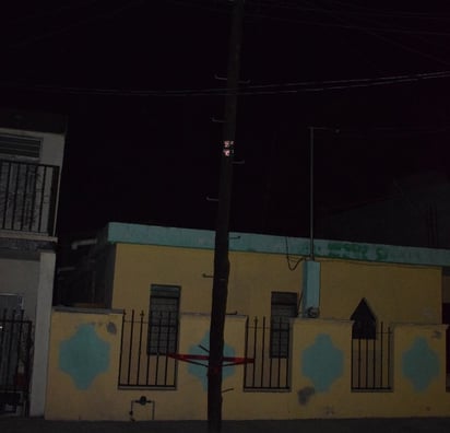 Poste está punto de caer en Monclova