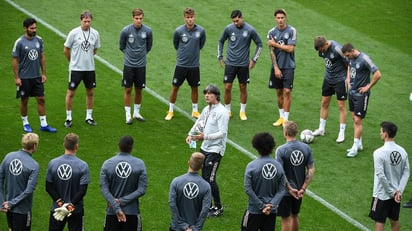 Löw defiende su proceso de renovación y mira hacia la Eurocopa