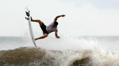 Más de 100 surfistas compiten en torneo Latinoamericano en El Salvador