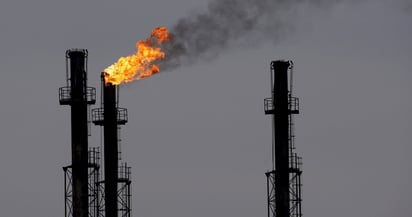 El petróleo Brent baja un 0.56 %, hasta 49.97 dólares