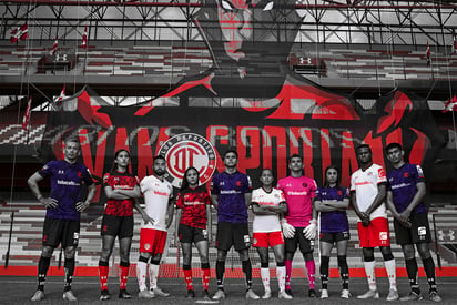 Toluca presenta nuevo uniforme y aficionados lo critican: No convenció la nueva armadura de los Diablos Rojos