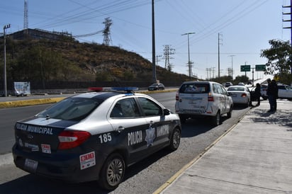 No guarda distancia y provoca accidente