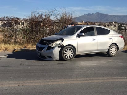 Quita derecho de vía y provoca fuerte accidente en Monclova