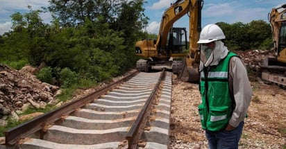 López Obrador pide a empresa de Carlos Slim acelerar la obra del Tren Maya