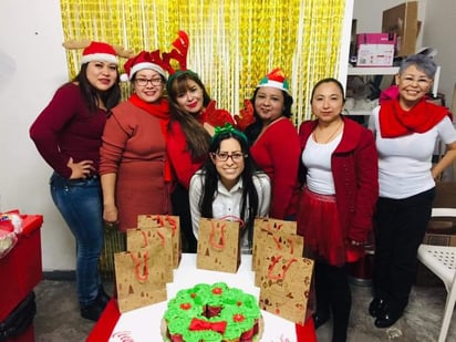 Celebran tradicional posada navideña