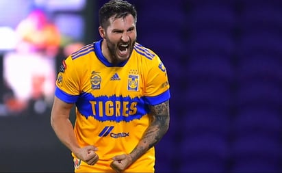 André-Pierre Gignac: Le gana a Carlos Vela