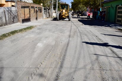 Pavimentan calle de  colonia San Cristóbal