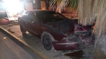 Provoca accidente y abandona su vehículo 