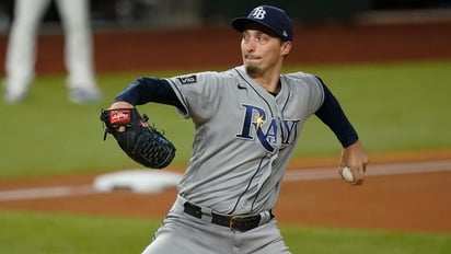 Blake Snell llega a Padres de San Diego