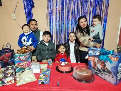 Joshua cumple 8 años