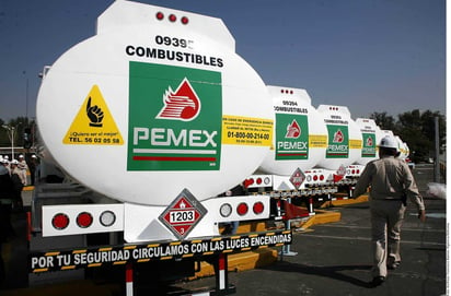 Robo de gasolinas en pipas de Pemex iguala huachicoleo