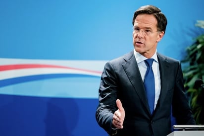 Gobierno de Rutte, al borde de dimisión por escándalo de ayudas a familias