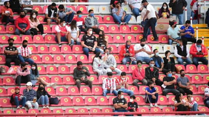 El Necaxa: Juega con público