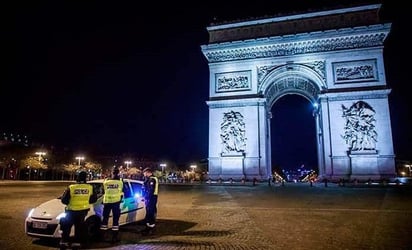 Francia estudia adelantar el toque de queda para frenar la pandemia