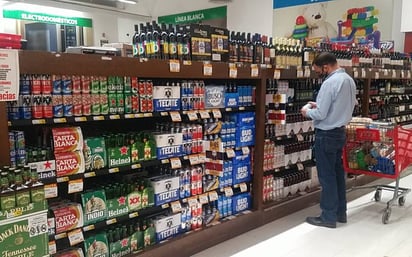 Piden a establecimientos vender cerveza 'al tiempo'