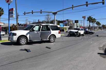 Omite alto y causa fuerte accidente en Monclova