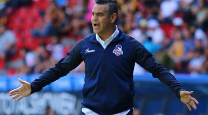  Héctor Altamirano: consigue su primer triunfo como técnico del Querétaro