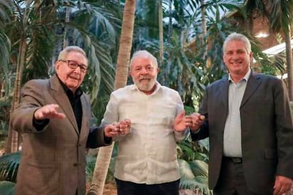 Raúl Castro y presidente Miguel Díaz-Canel se reúnen con Lula en La Habana