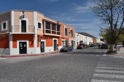 Cerrarán restaurantes y bares a las 12:00 de la noche en Cuatro Ciénegas