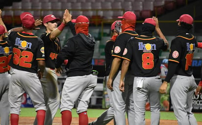 Molina y Caratini se estrenan con Criollos de cara a final de Liga de Puerto Rico