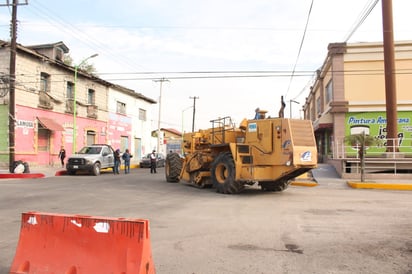 Caos vial por el cierre de calle en zona centro