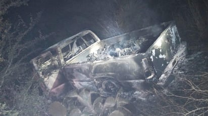 Hallan en camioneta 19 cuerpos calcinados