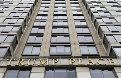 Propietarios de dos edificios con el nombre de Trump aprueban cambiarlo