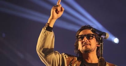 VIRAL: León Larregui promueve no vacunarse; le cierran su Twitter y surgen memes: El cantante se volvió tendencia en redes sociales