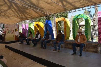 Entregan 3 mil nogales a productores de la región