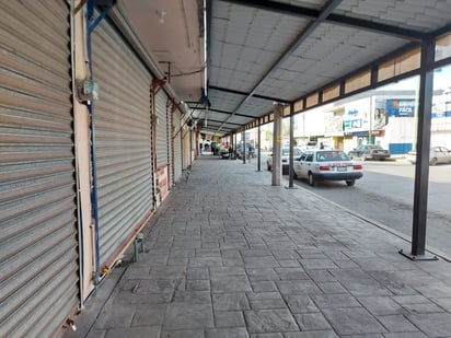 Desolado por las mañanas el comercio de Frontera