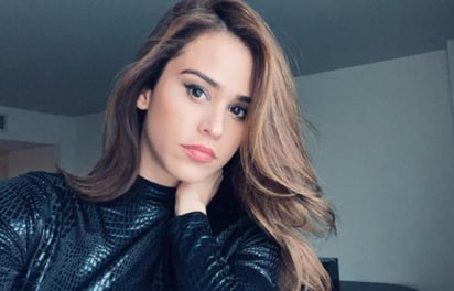 Yanet García recibe febrero 'sin ropa' y con un oso de peluche