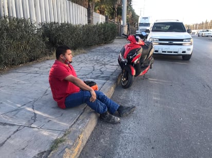 No guarda distancia y choca en Monclova