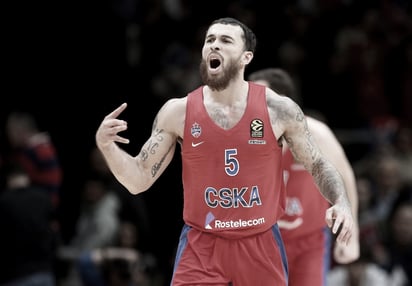 El Valencia sobrevive al regreso de Mike James y a dos prórrogas