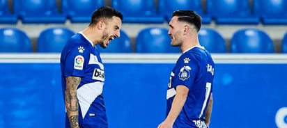 Joselu da oxígeno al Alavés y mete en problemas al Valladolid