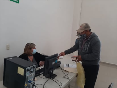 TRAMITAN VENDEDORES DE  COMIDA TARJETÓN DE SALUD EN SAN BUENA