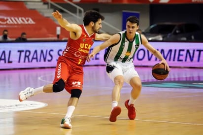 84-91. Tomic y López-Aróstegui lideran el triunfo del Joventut en Murcia