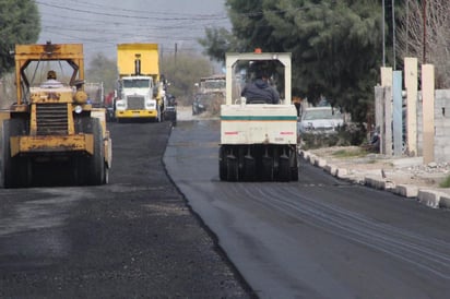 Con recursos del predial  pavimentan una calle  en San Buenaventura