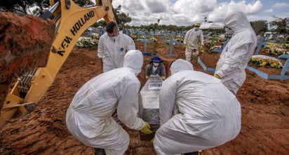 Brasil sigue por encima de 1,000 muertos diarios y supera los 238,000 decesos