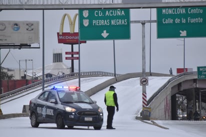 Onda gélida paraliza Monclova y la región