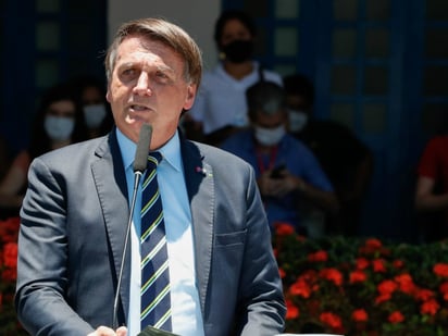 Bolsonaro cede ante camioneros y anuncia exención fiscal para diesel y gas