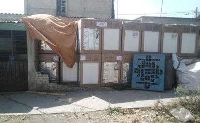 Decomisan un vehículo y 122 lavadoras tras cateo a inmueble en Edomex