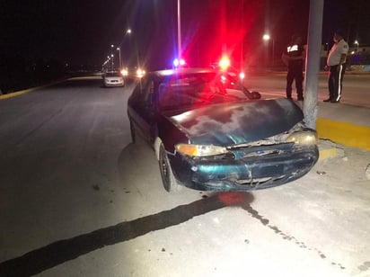 Invade carril y causa accidente en Monclova