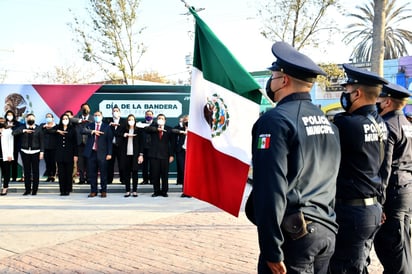 Conmemoran autoridades el 200 aniversario de la bandera