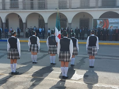 Celebran el Día de la Bandera