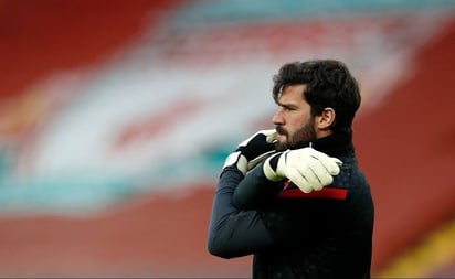 El emotivo mensaje de apoyo del Liverpool al portero Alisson Becker