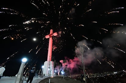 Inauguran y bendicen con juegos pirotécnicos Cristo de la Bartola