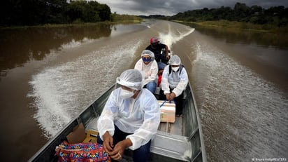 Llegan a Brasil insumos para producir 12.2 millones de vacunas anticovid