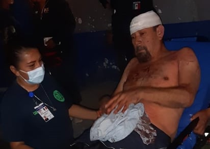 A leñazos termina bañado en sangre en el Francisco I Madero de Monclova