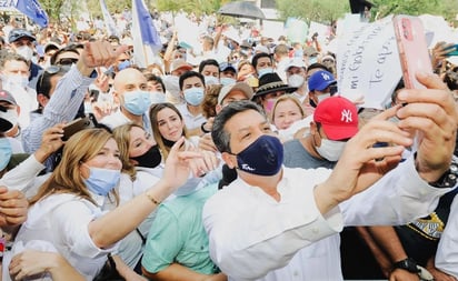 Multitudinaria manifestación de apoyo a García Cabeza de Vaca